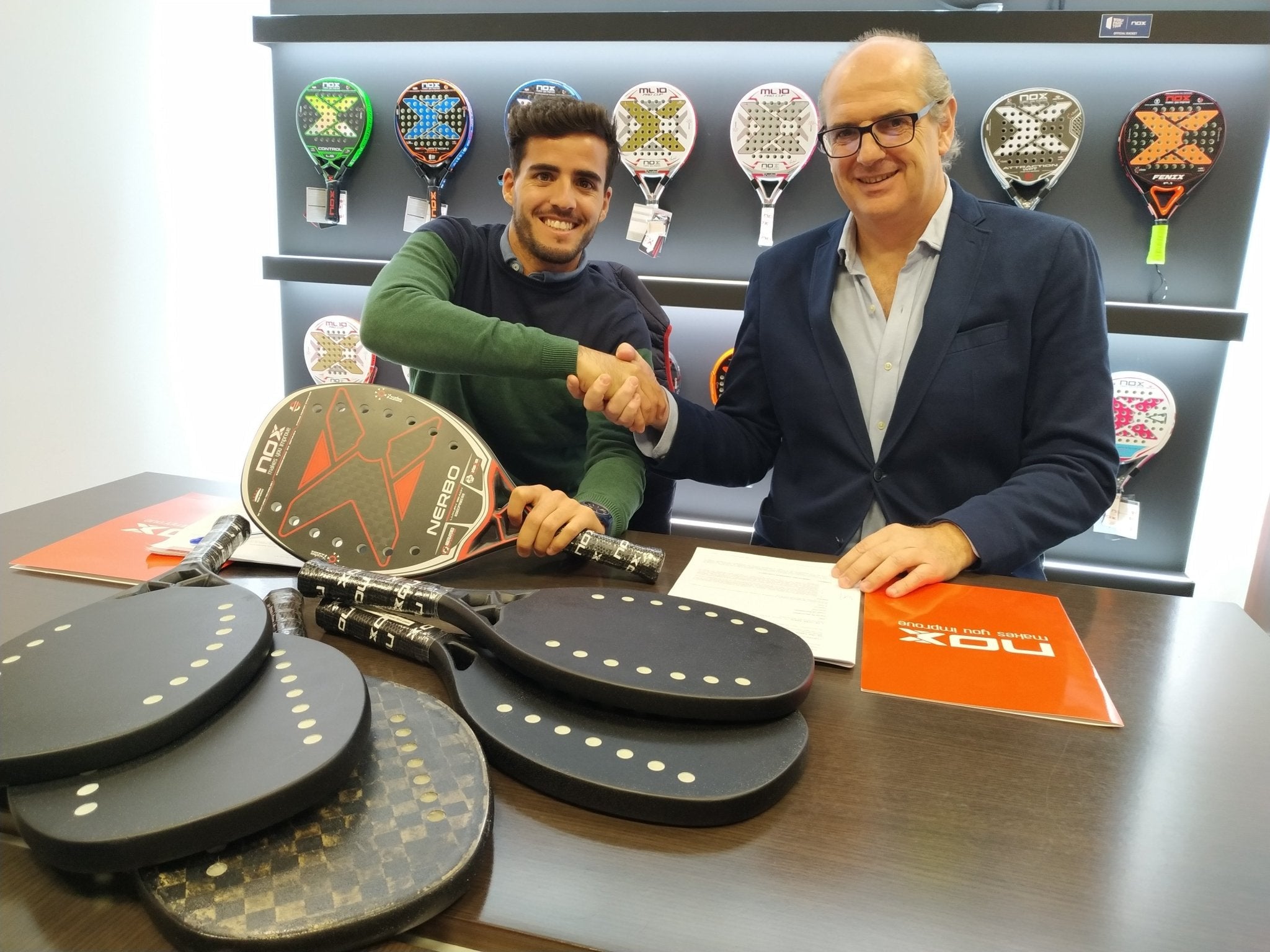 NOX FICHA A ANTOMI RAMOS PARA DESARROLLAR SU PRIMERA COLECCIÓN DE BEACH TENNIS - NOX