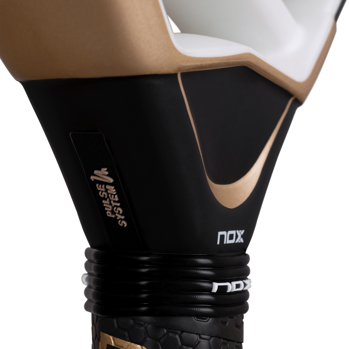 AT10 Genius 18K 2026 by Agustín Tapia